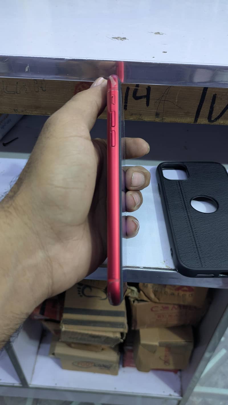 iphone 11 Red MDM 4