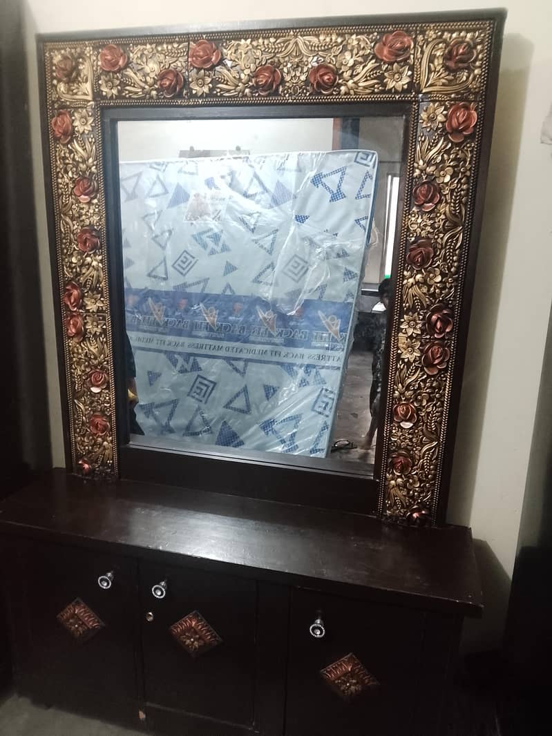 bed dressing table condition 10 by 10 1