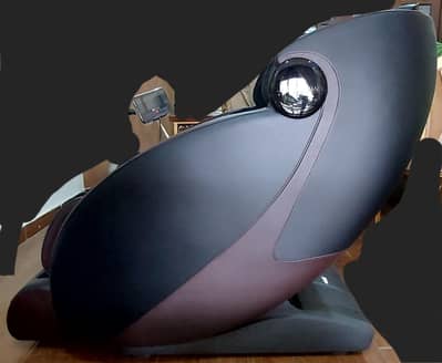 JC Buckman IndulgeUs Full Body Massage Chair