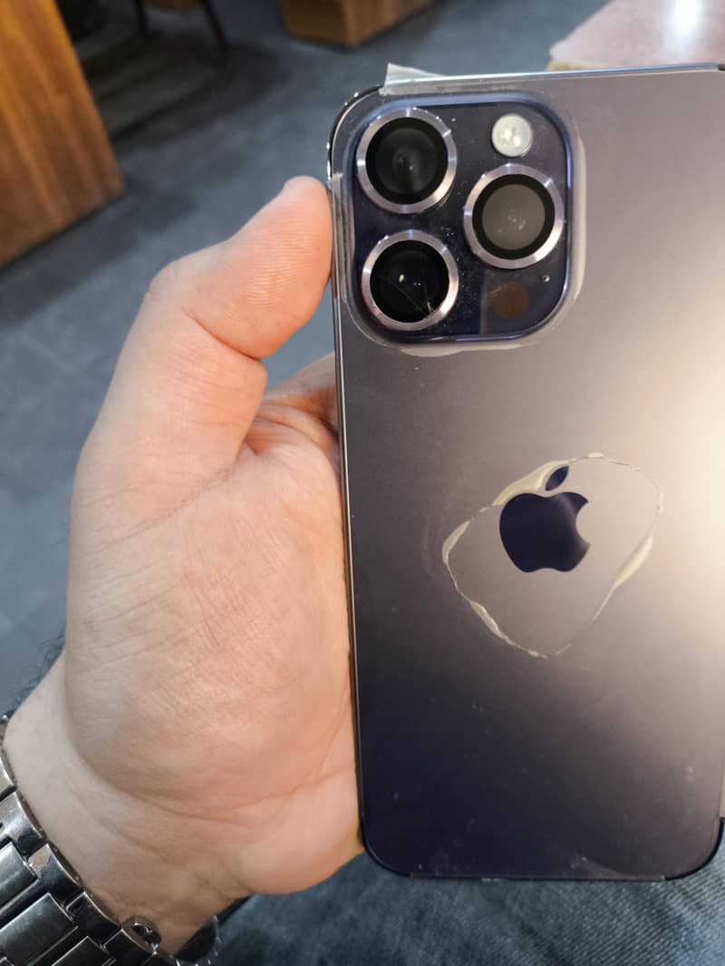 Apple iPhone 14 Pro Max 1