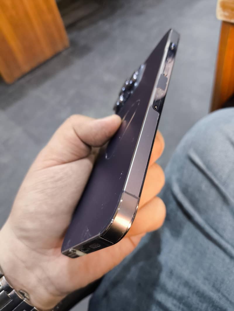 Apple iPhone 14 Pro Max 4
