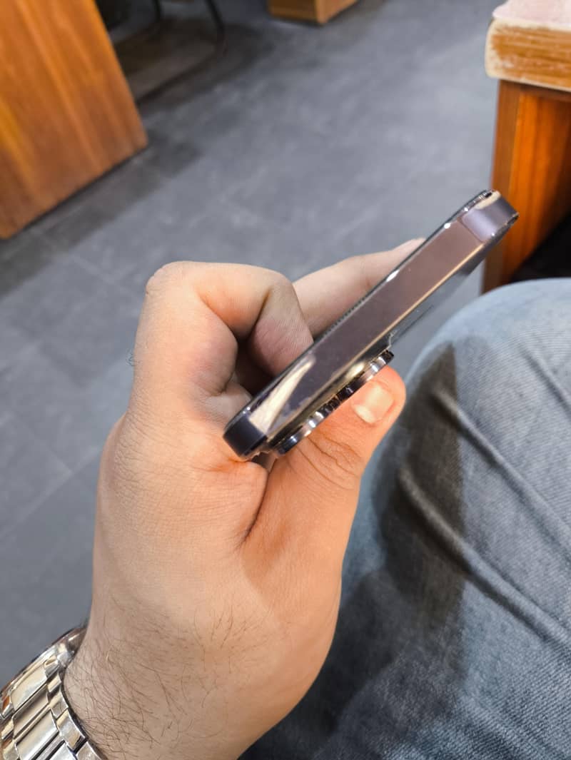 Apple iPhone 14 Pro Max 6