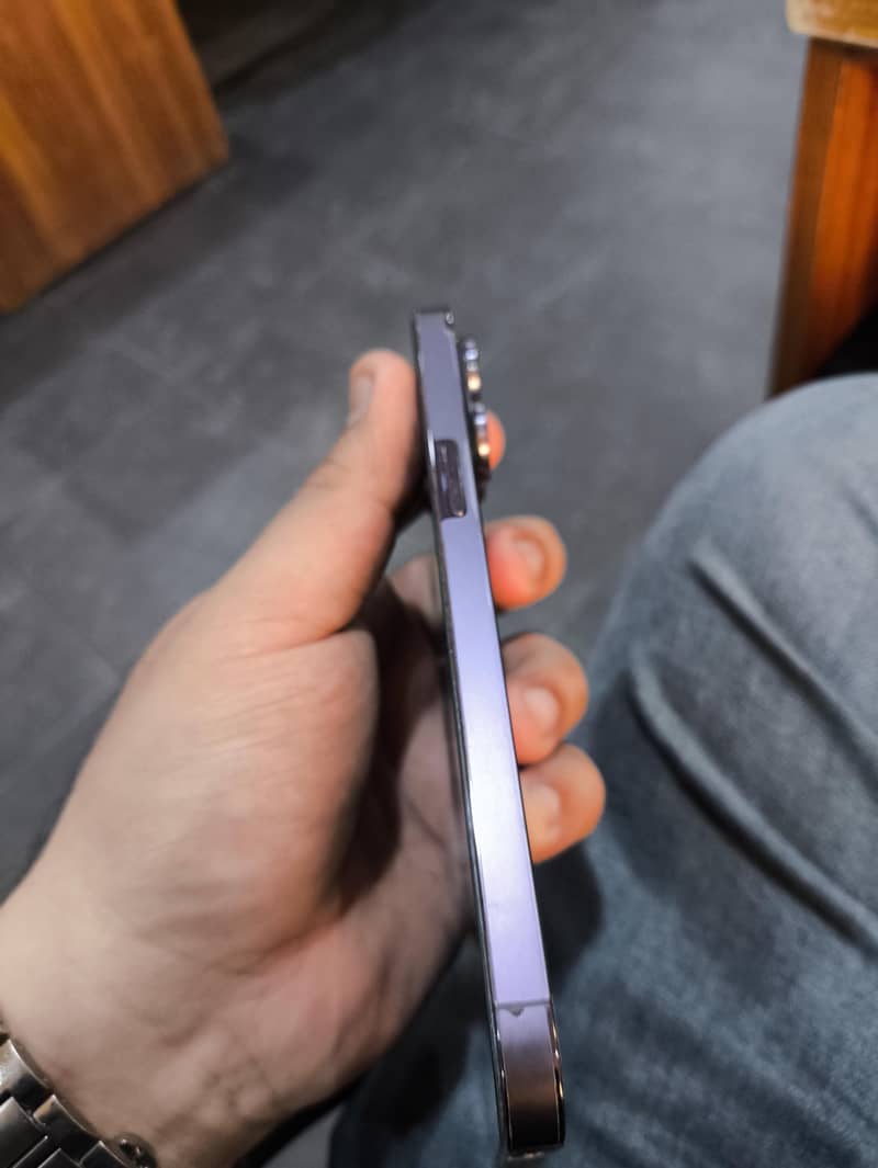 Apple iPhone 14 Pro Max 8