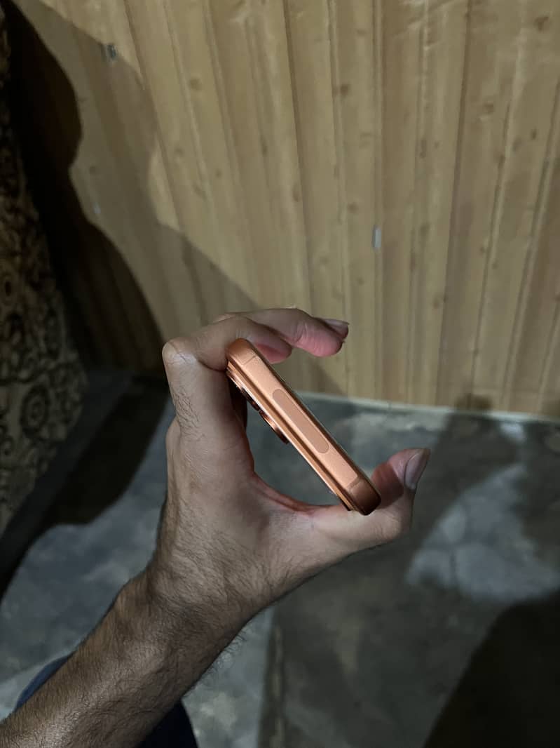 Apple iPhone 17 Pro Max 2