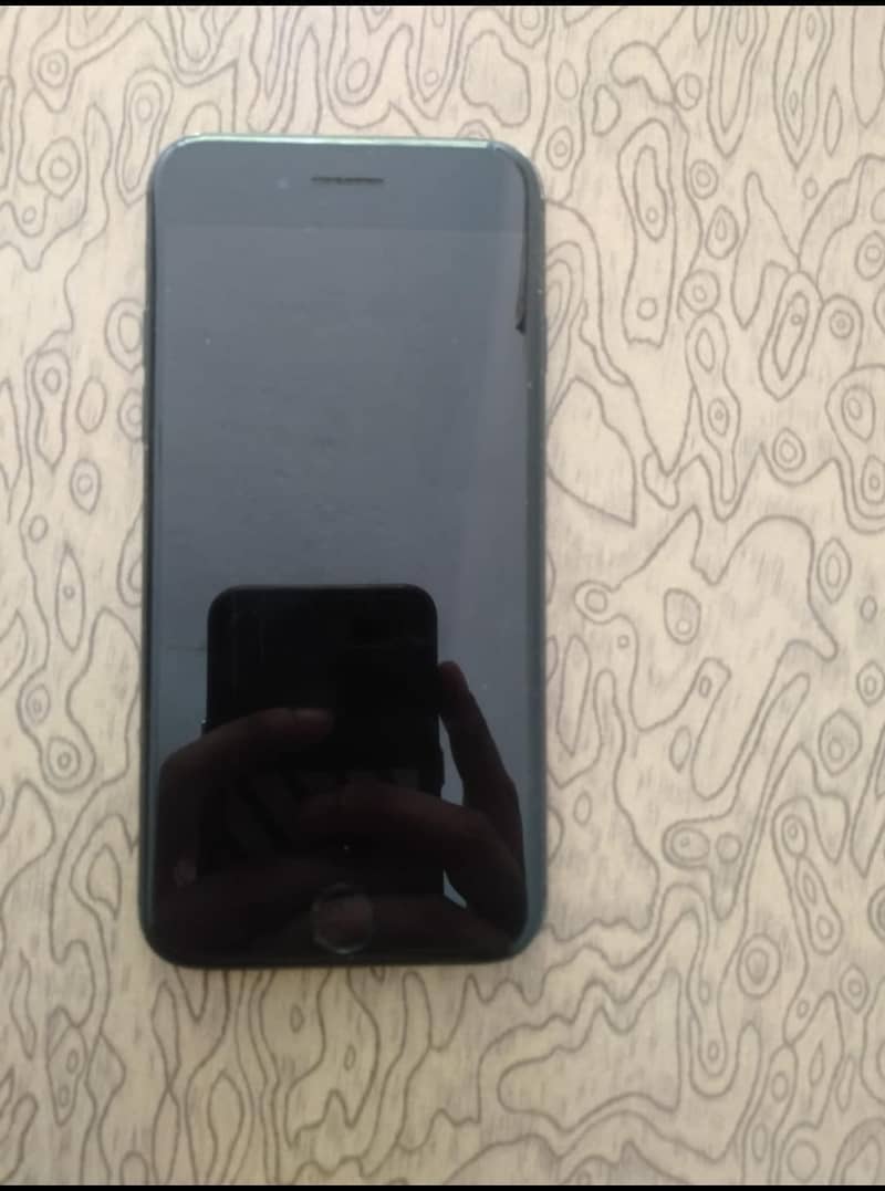 Apple iPhone 7 0