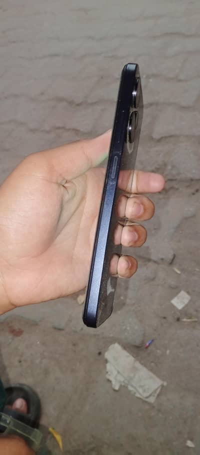 Infinix Hot 30 Play 6000mah ki  3 days backup bettrey