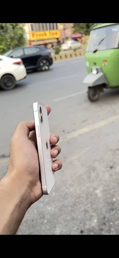 iPhone 12 64gb white
