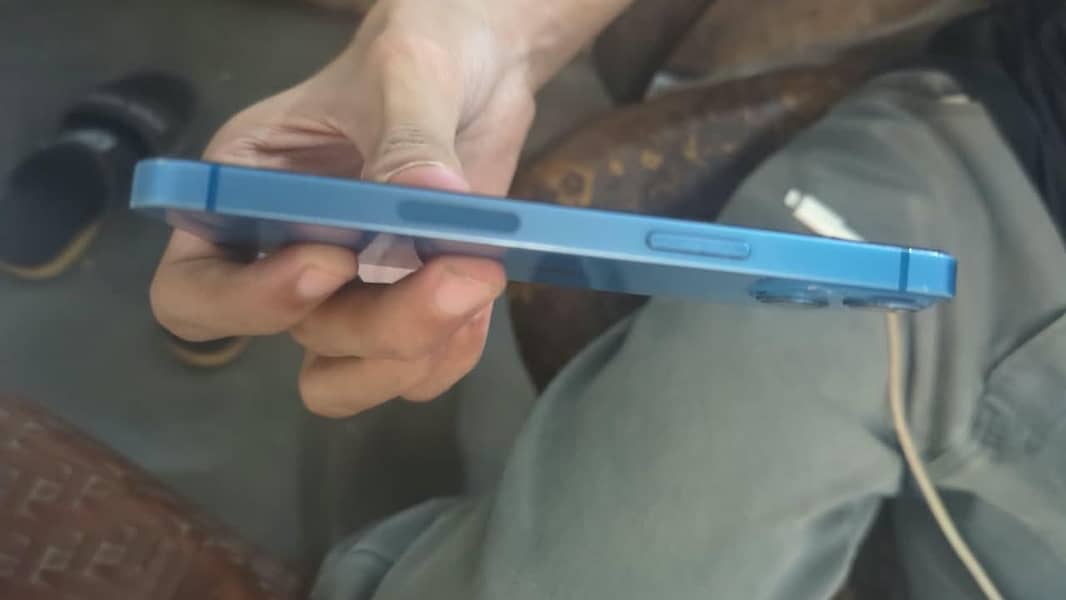 Apple iPhone 13 0