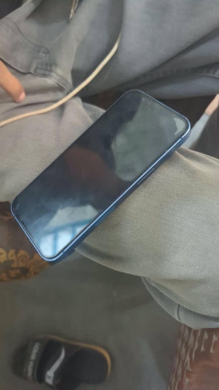 Apple iPhone 13 3