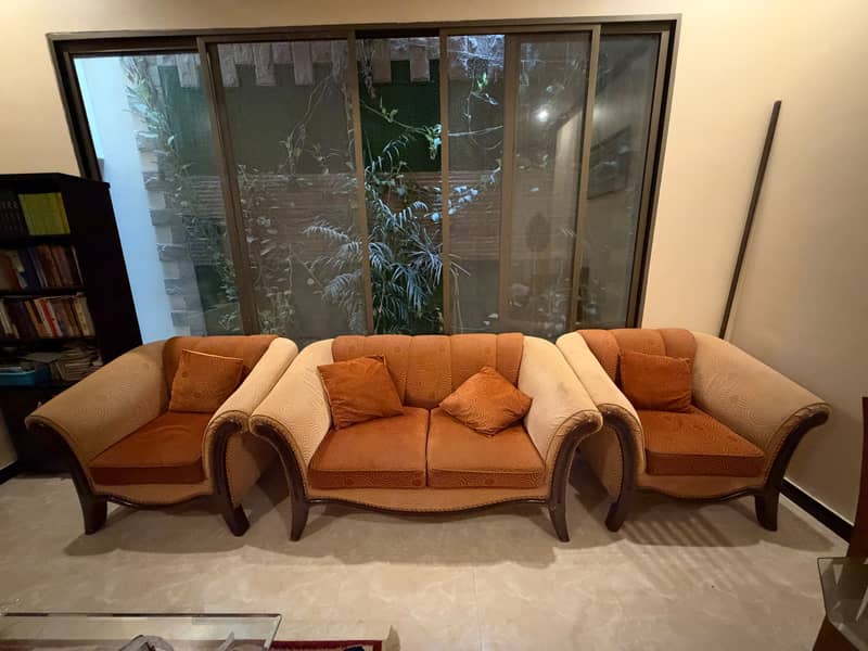 Good condition sofa 4