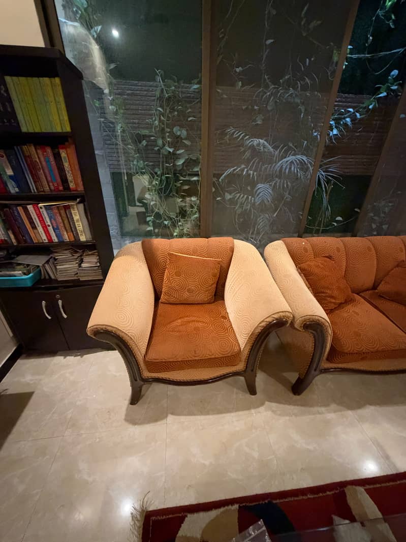 Good condition sofa 5