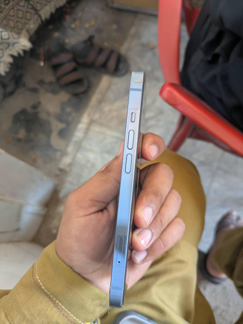 Apple iPhone 14 2