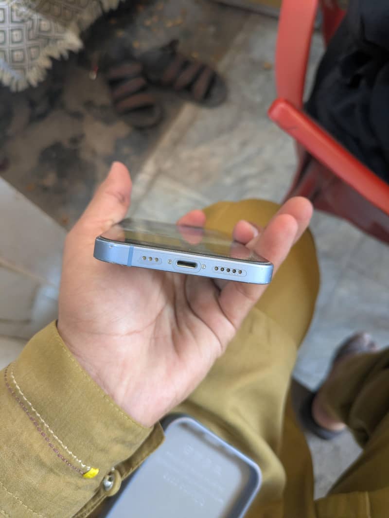 Apple iPhone 14 4