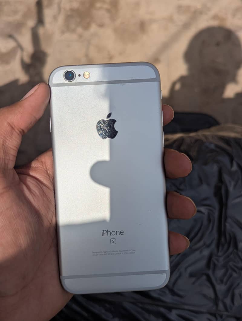 Apple iPhone 6S 4