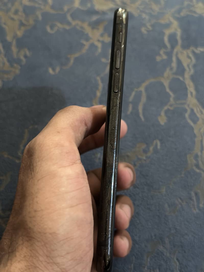 Apple iPhone XS 5