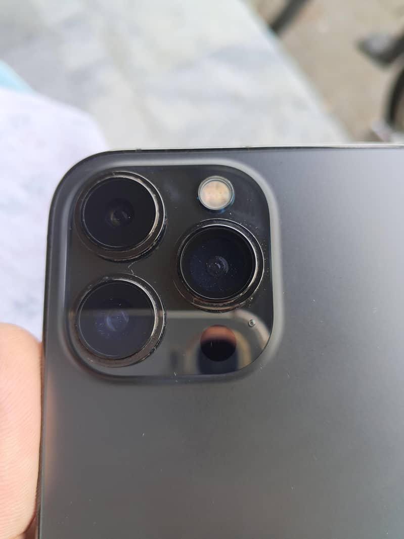 Apple iPhone 13 Pro Max 1