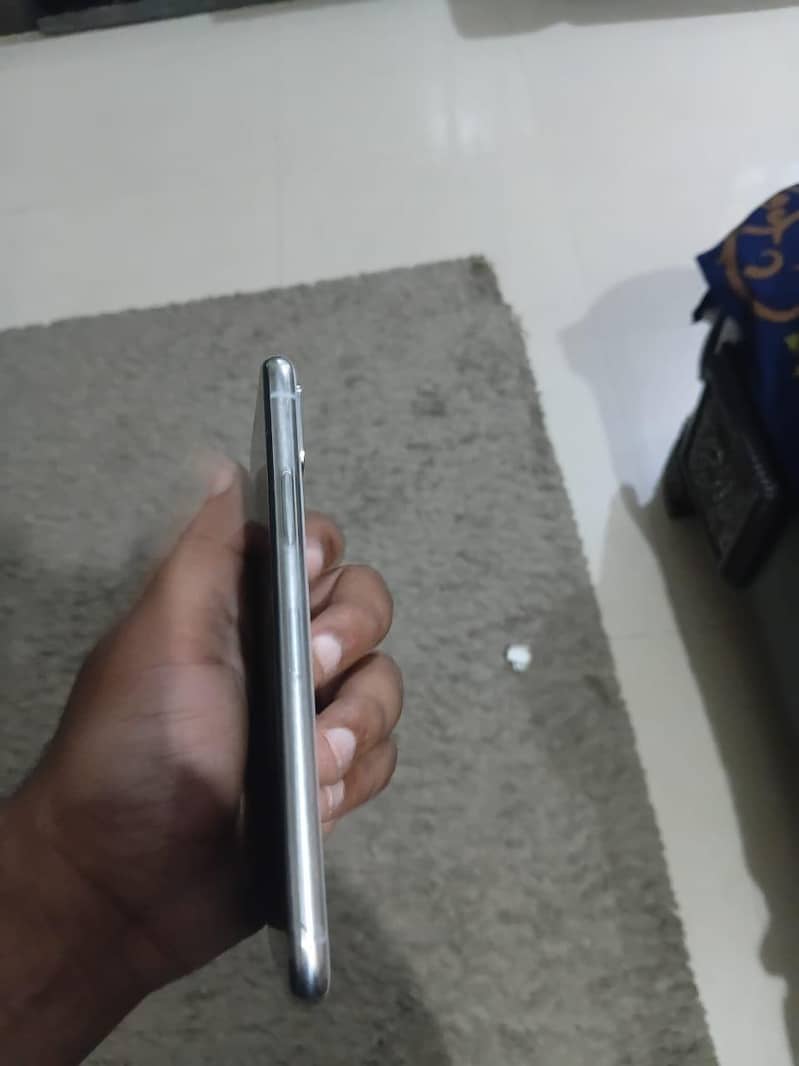 Apple iPhone X 2