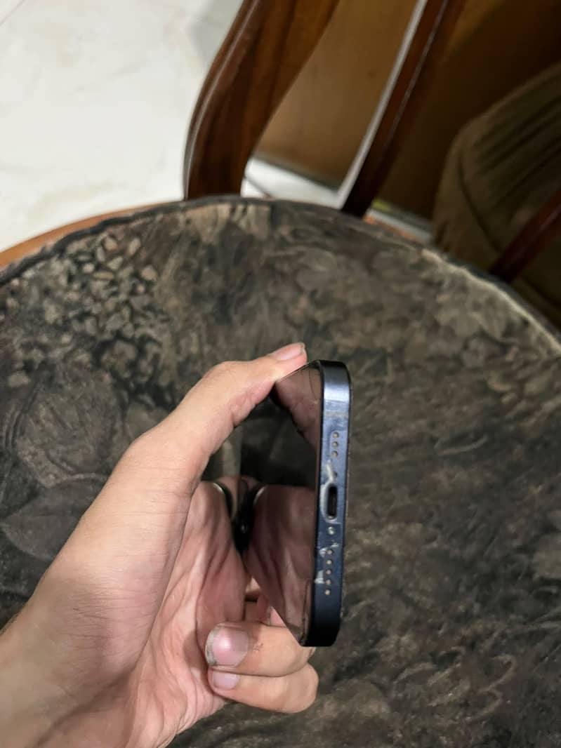Apple iPhone 12 2