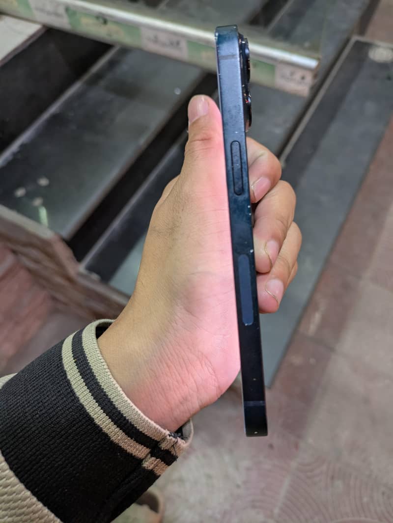 Apple iPhone 14 6