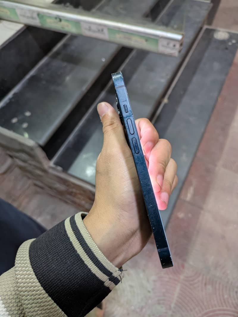 Apple iPhone 14 7