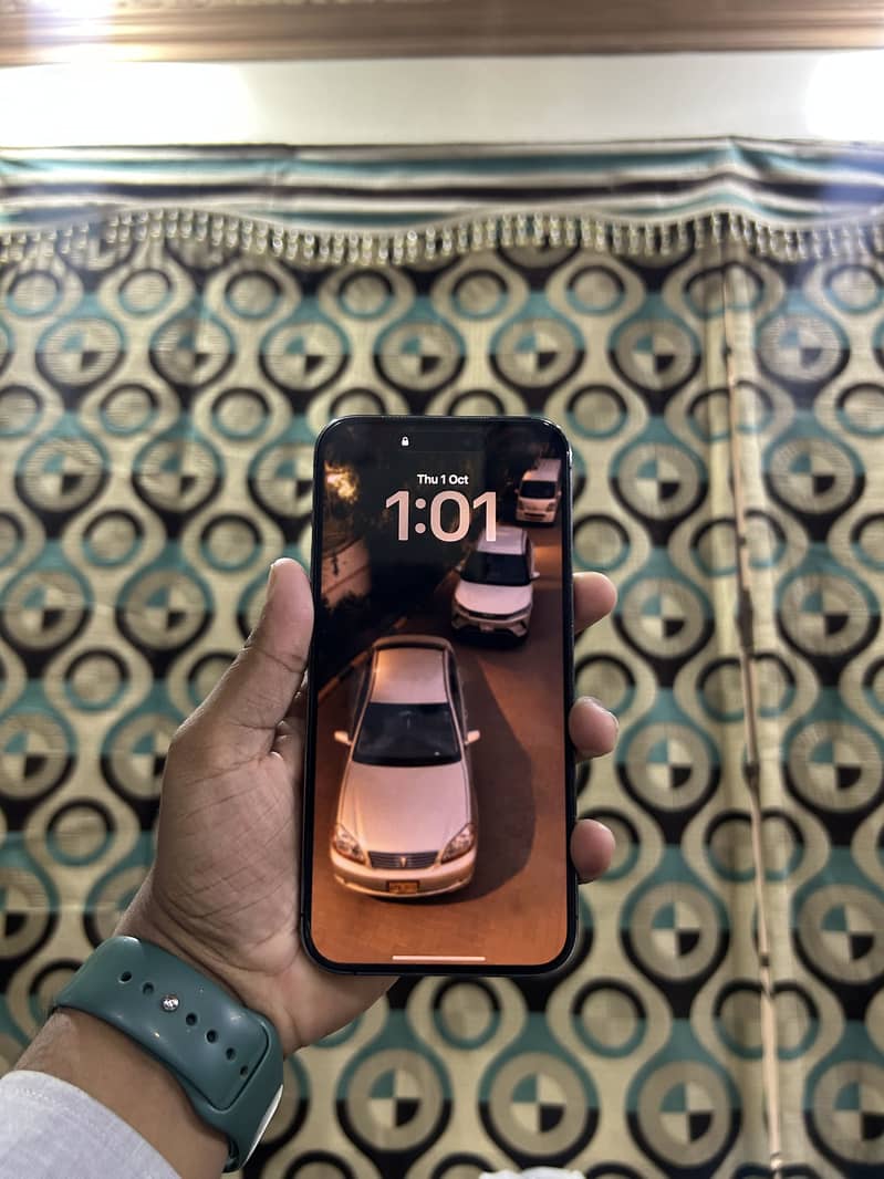 Apple iPhone 14 Pro Max 1