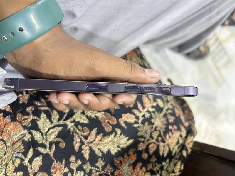 Apple iPhone 14 Pro Max 4