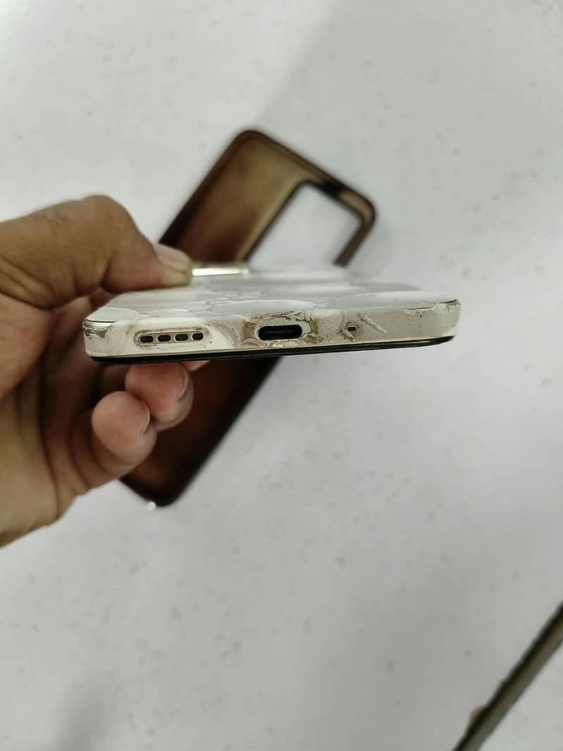 Realme C75 1