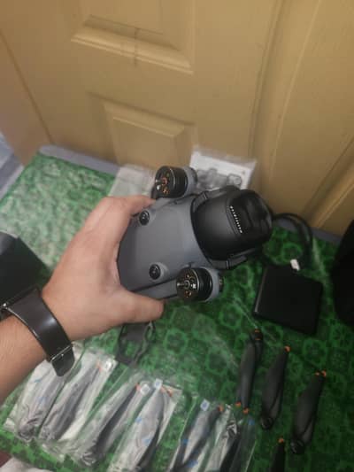 Mavic 4 pro Battery cycle 25/25/13