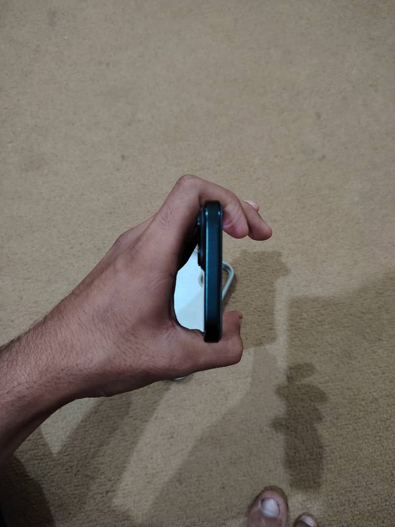 Apple iPhone 15 5