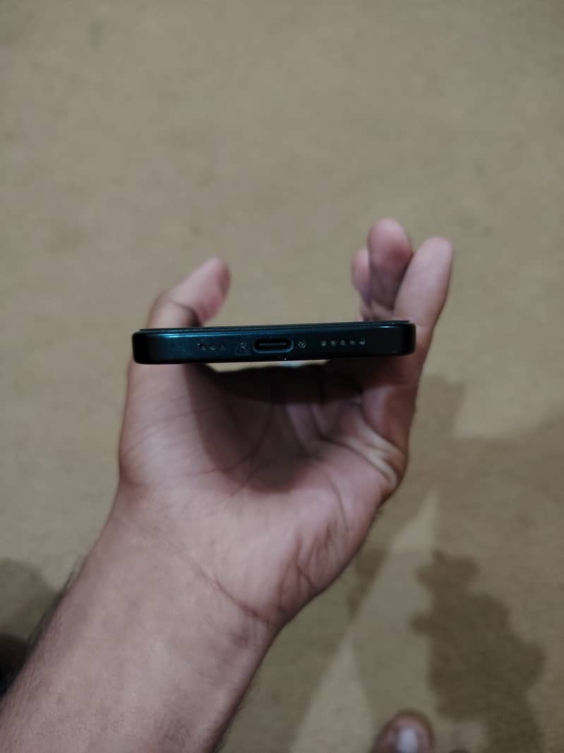 Apple iPhone 15 6