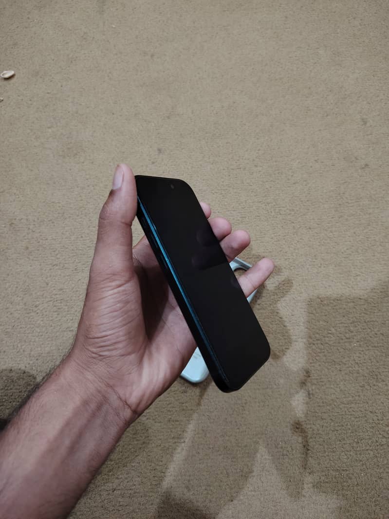 Apple iPhone 15 7