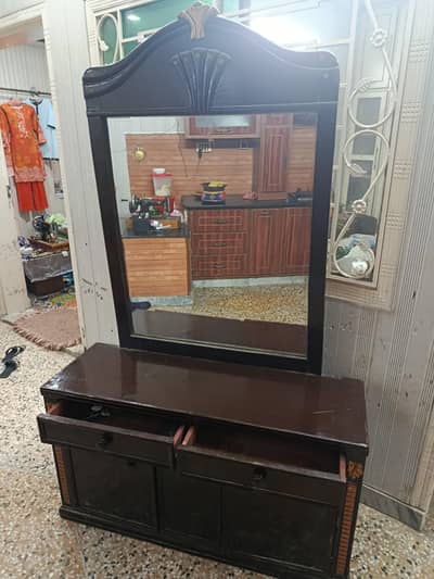 Dresser Table for sale