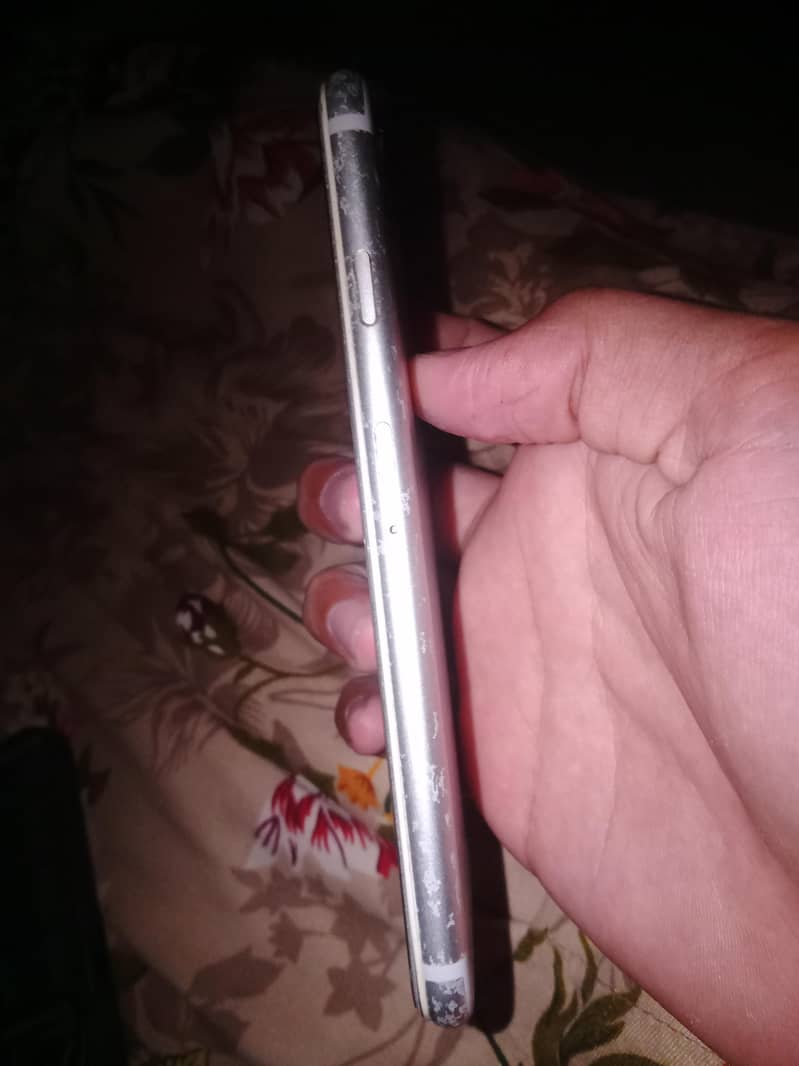 Apple iPhone 6S 3