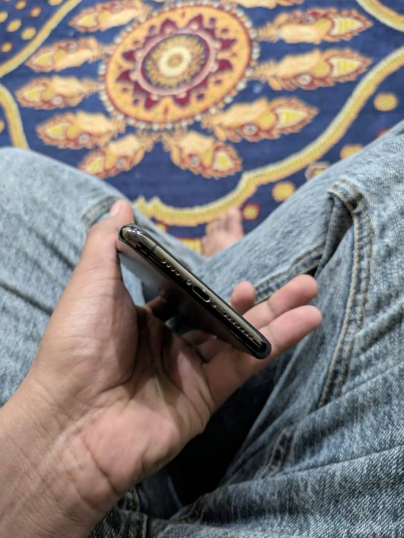 Apple iPhone 11 Pro Max 3