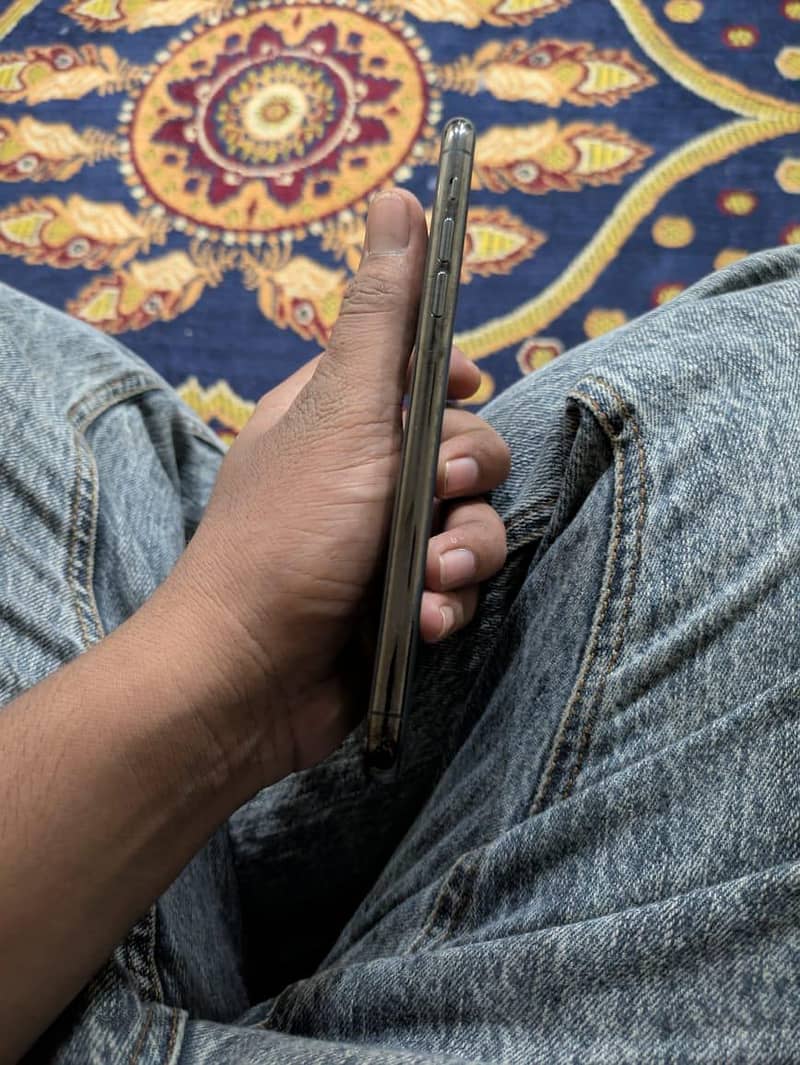 Apple iPhone 11 Pro Max 5