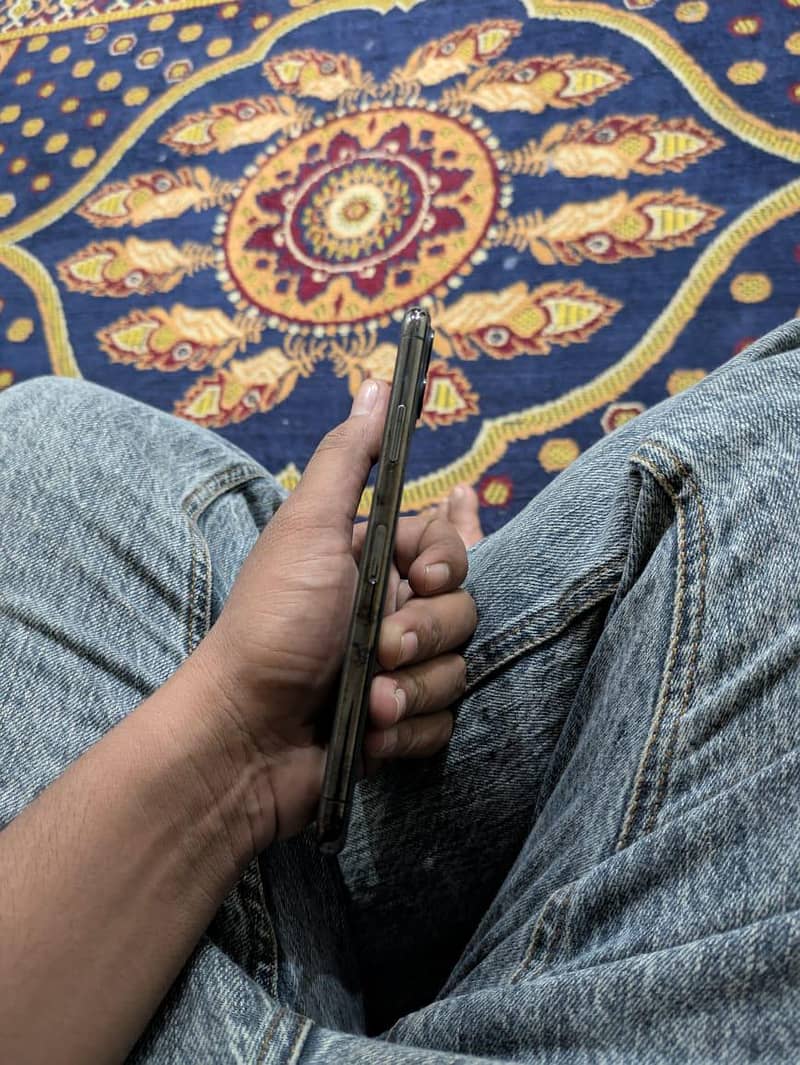 Apple iPhone 11 Pro Max 6