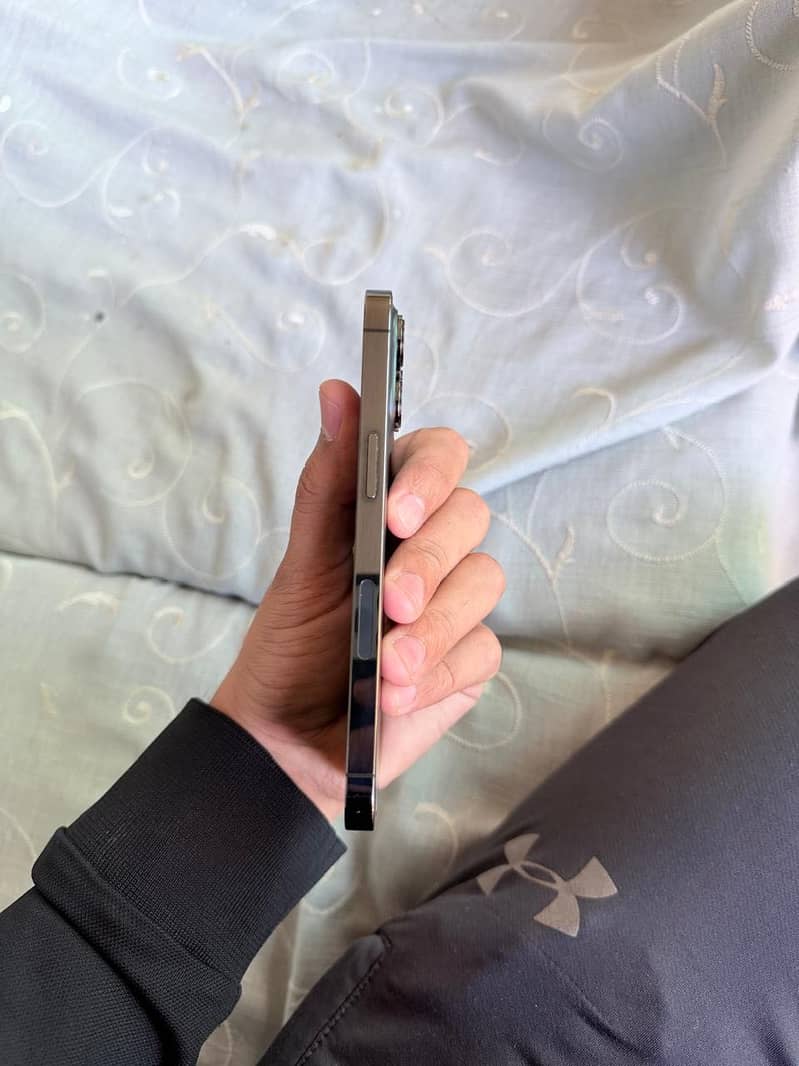Apple iPhone 13 Pro 4