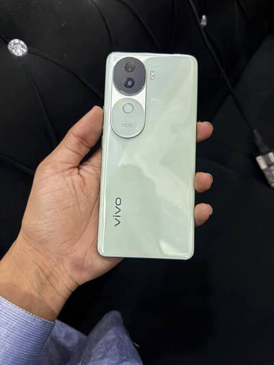 Vivo V40e