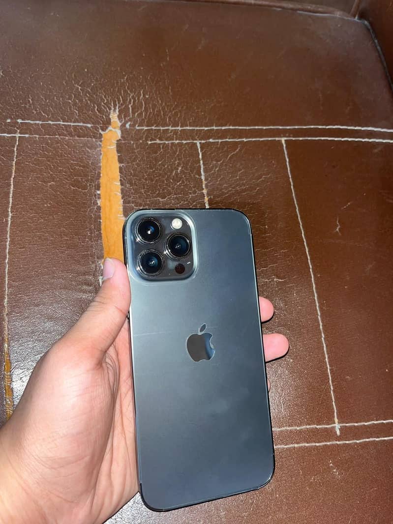 Apple iPhone 13 Pro Max 0