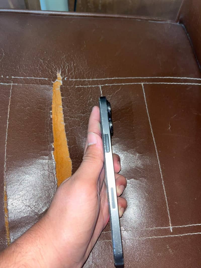 Apple iPhone 13 Pro Max 4