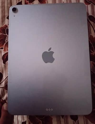 iPad Air M3 11-inch 128GB ( 98%] battery  newcondition urgent for sale