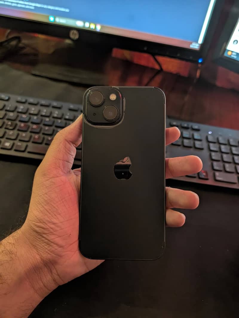 Apple iPhone 13 4
