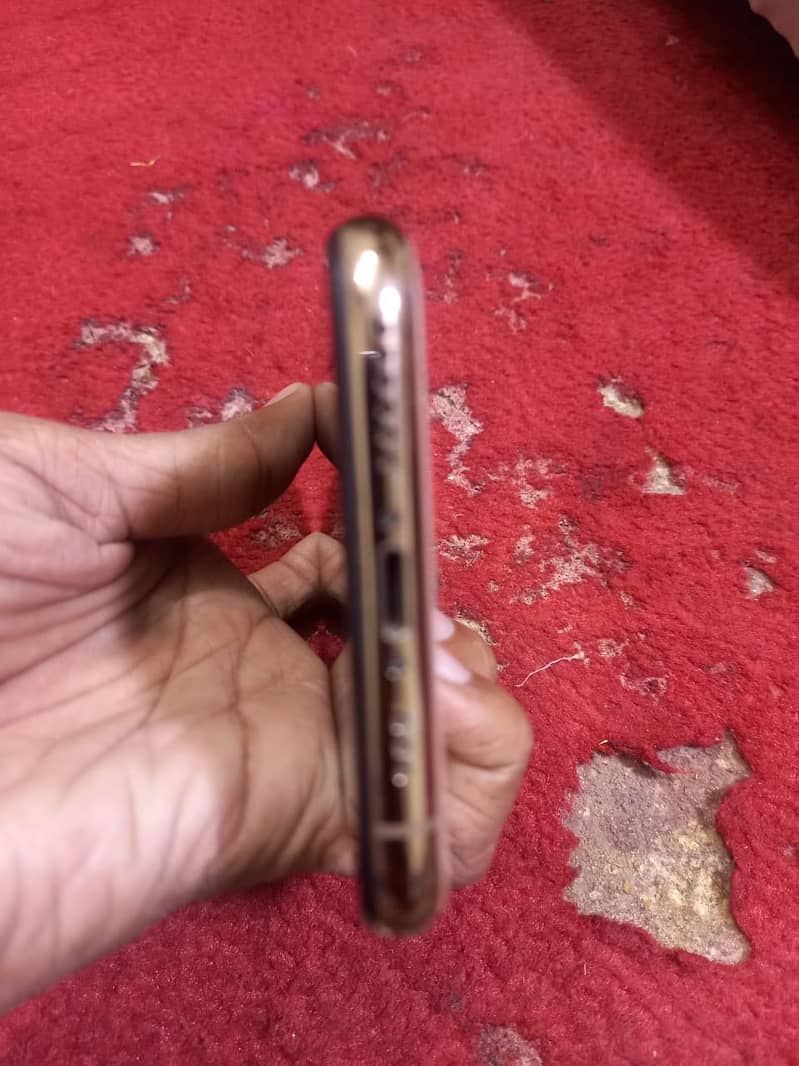 Apple iPhone XS 7