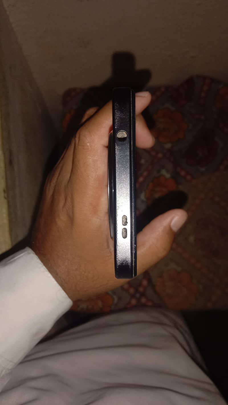 Realme 3 5