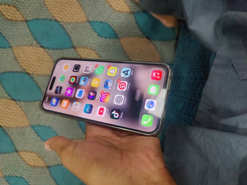 Apple iPhone 14 Pro Max 12