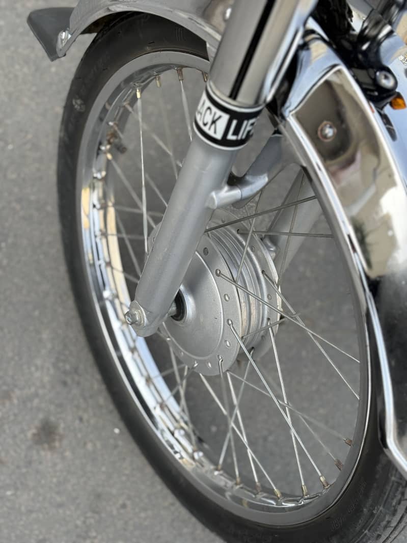Honda CD70 3