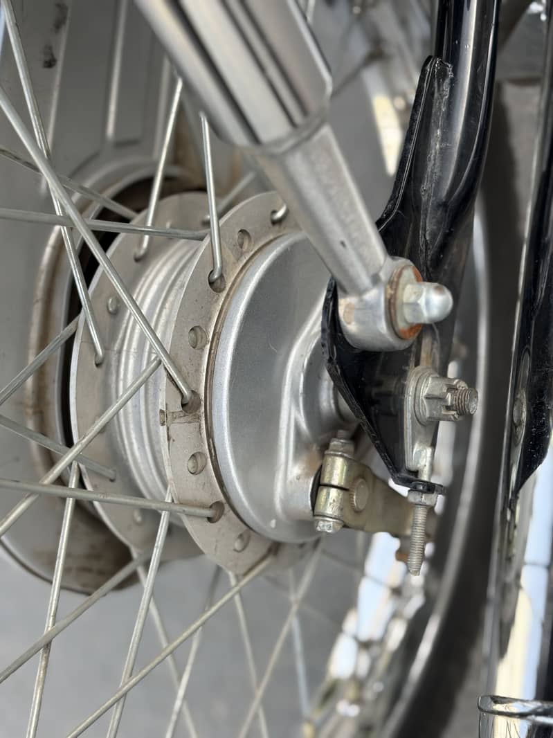 Honda CD70 4