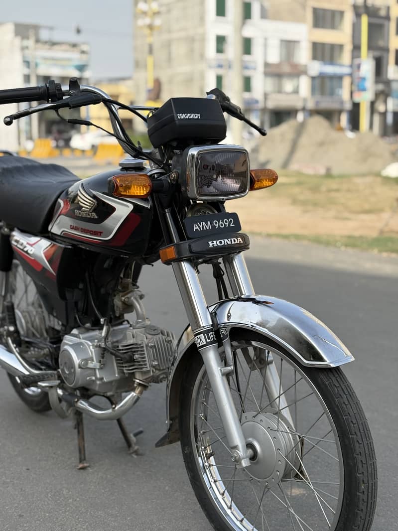 Honda CD70 8