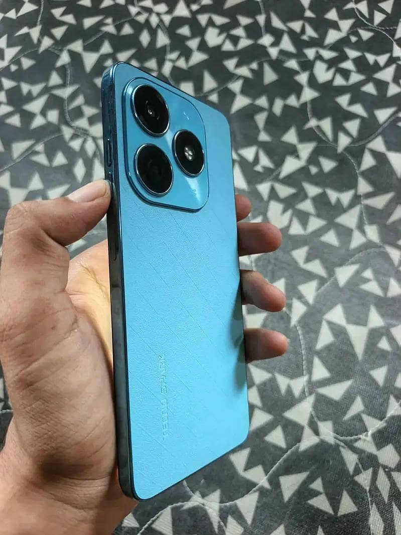 Tecno spark 20 3