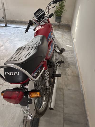 United cD -70